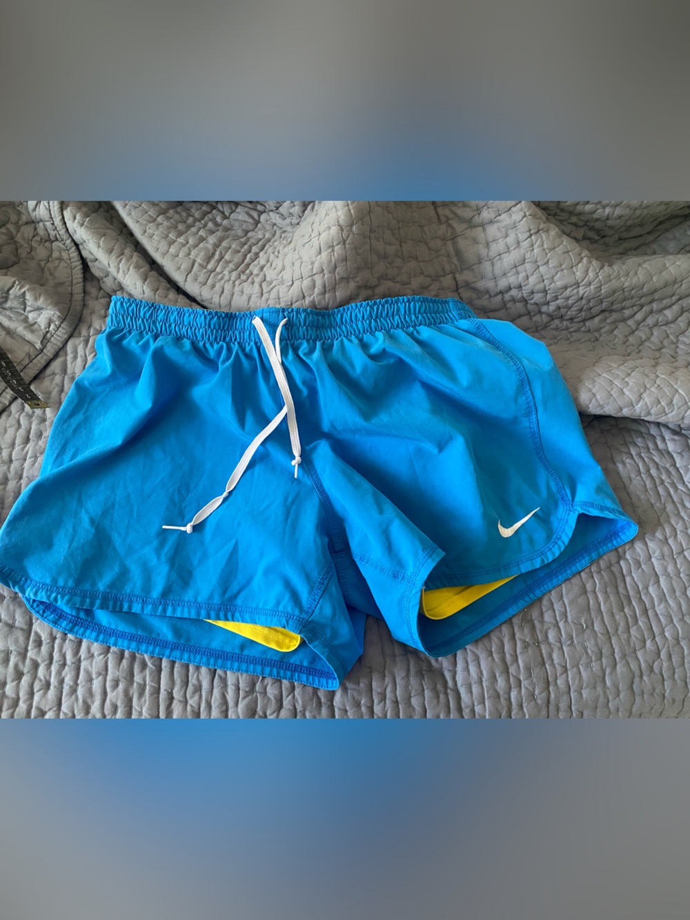 Nike2-1 shorts size medium